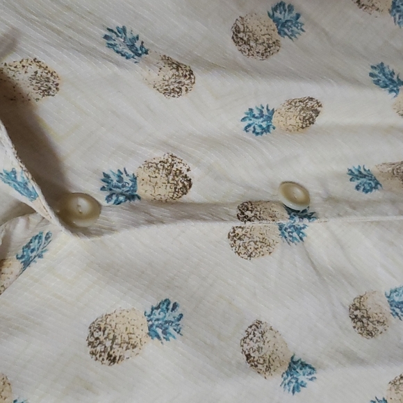 Tommy bahama short sleeve shirt - Picture 2 of 8